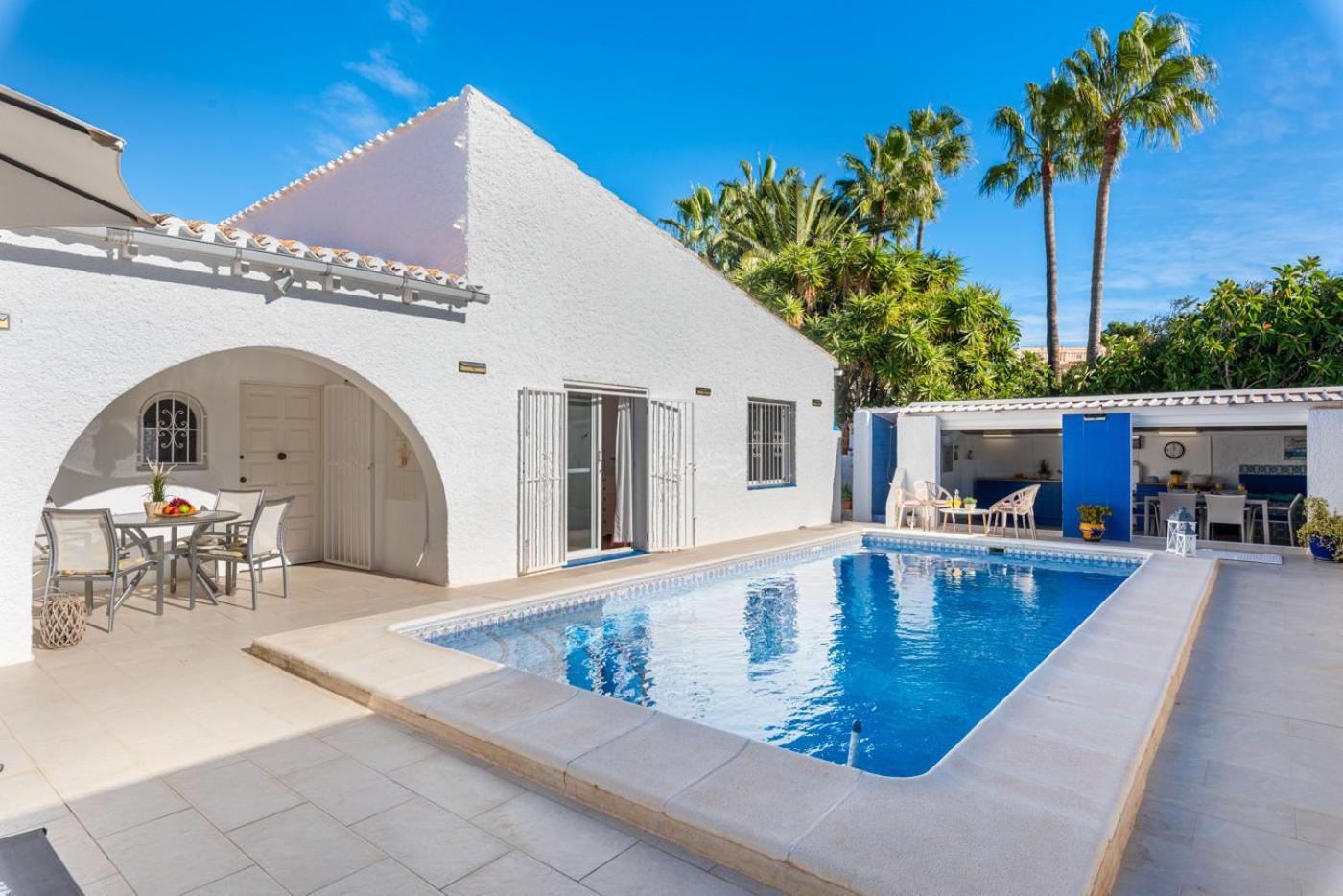 Anais - Plusholidays Villa Calp